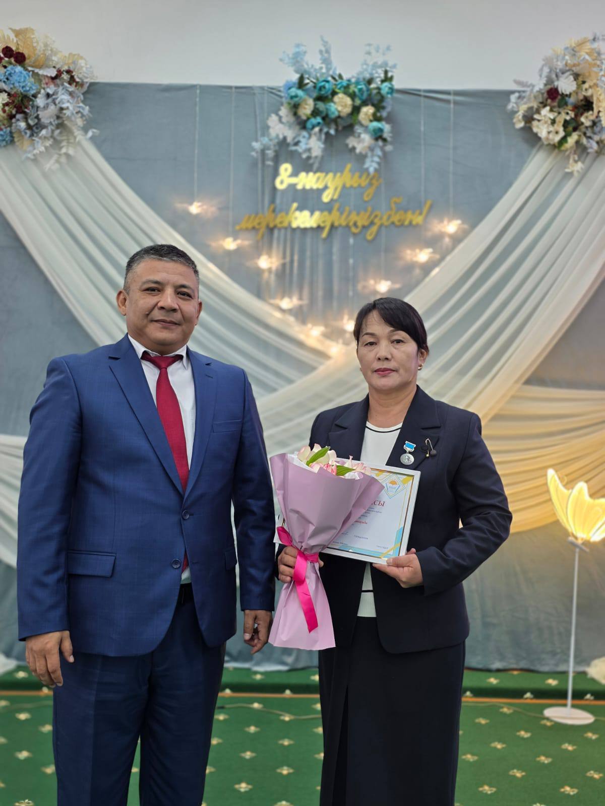 ҰСТАЗДАРҒА ҚҰРМЕТ КӨРСЕТІЛДІ