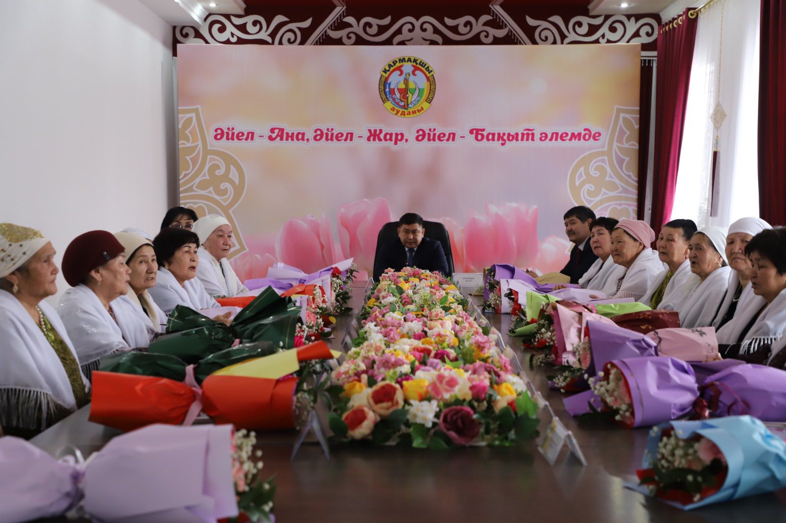 Ардагер ұстаздарға құрмет көрсетілді