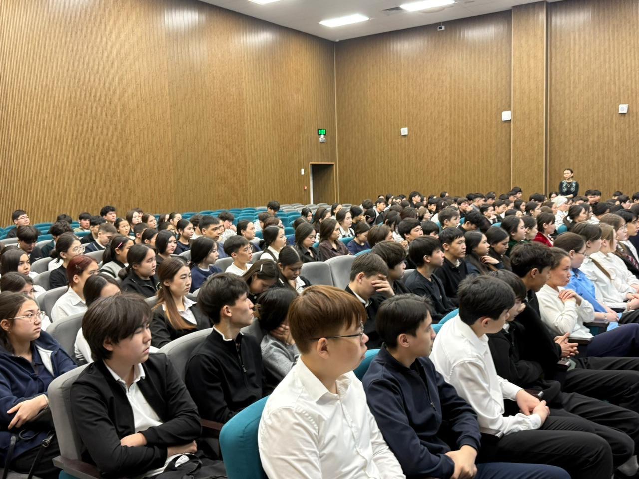 Ақмола облысының прокуратурасы жоғары сынып оқушыларымен ашық диалог жүргізді