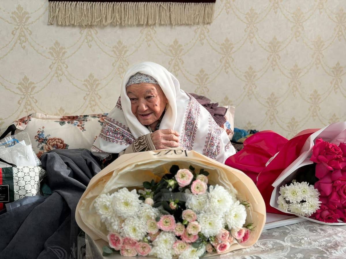 ТҮРКІСТАНДА ҒАСЫР ЖАСАҒАН ҰСТАЗҒА ҚҰРМЕТ КӨРСЕТІЛДІ