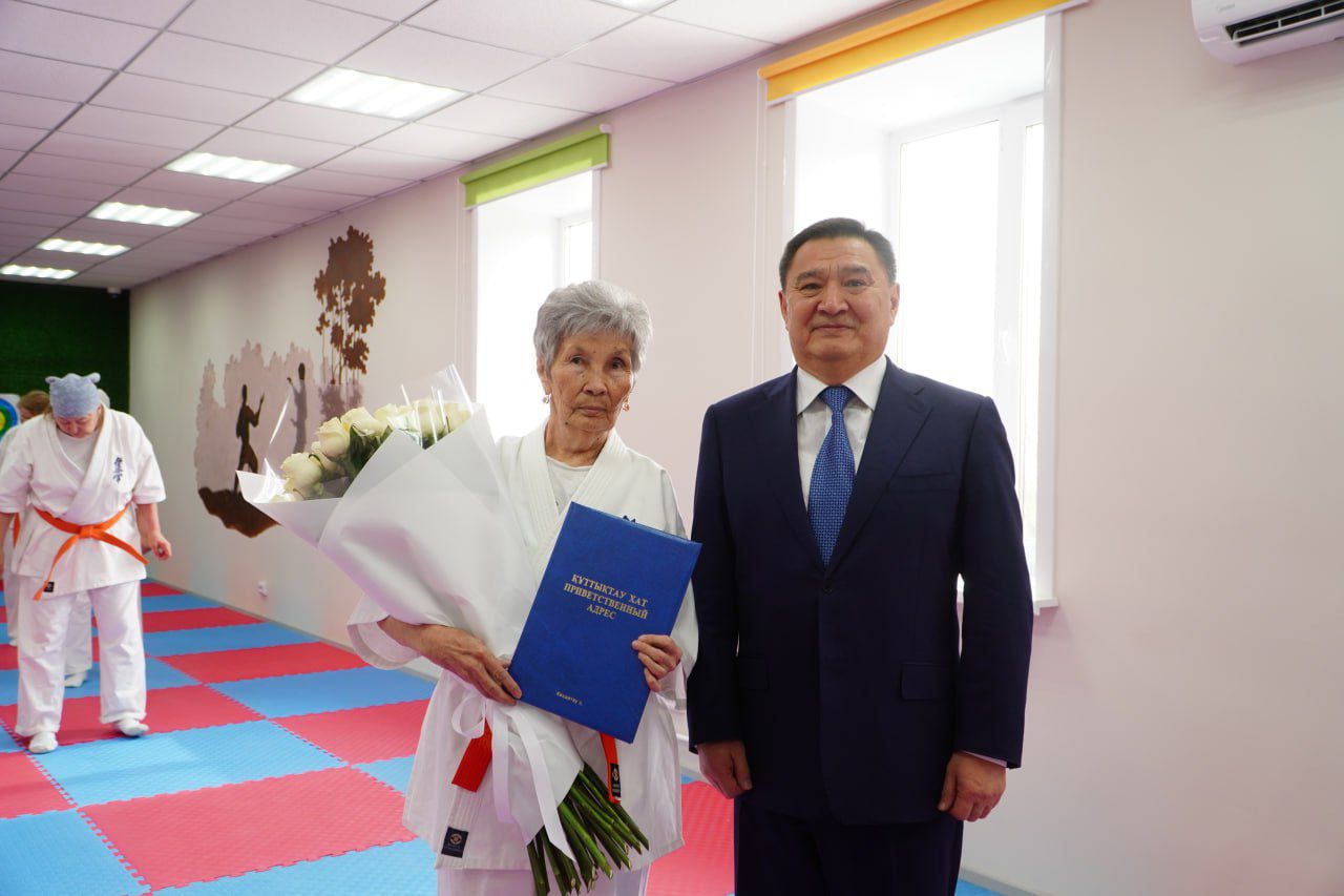 Белсенді ұзақ өмір сүру орталығында Александра Кәрімжанованың 80 жас мерейтойы атап өтілді