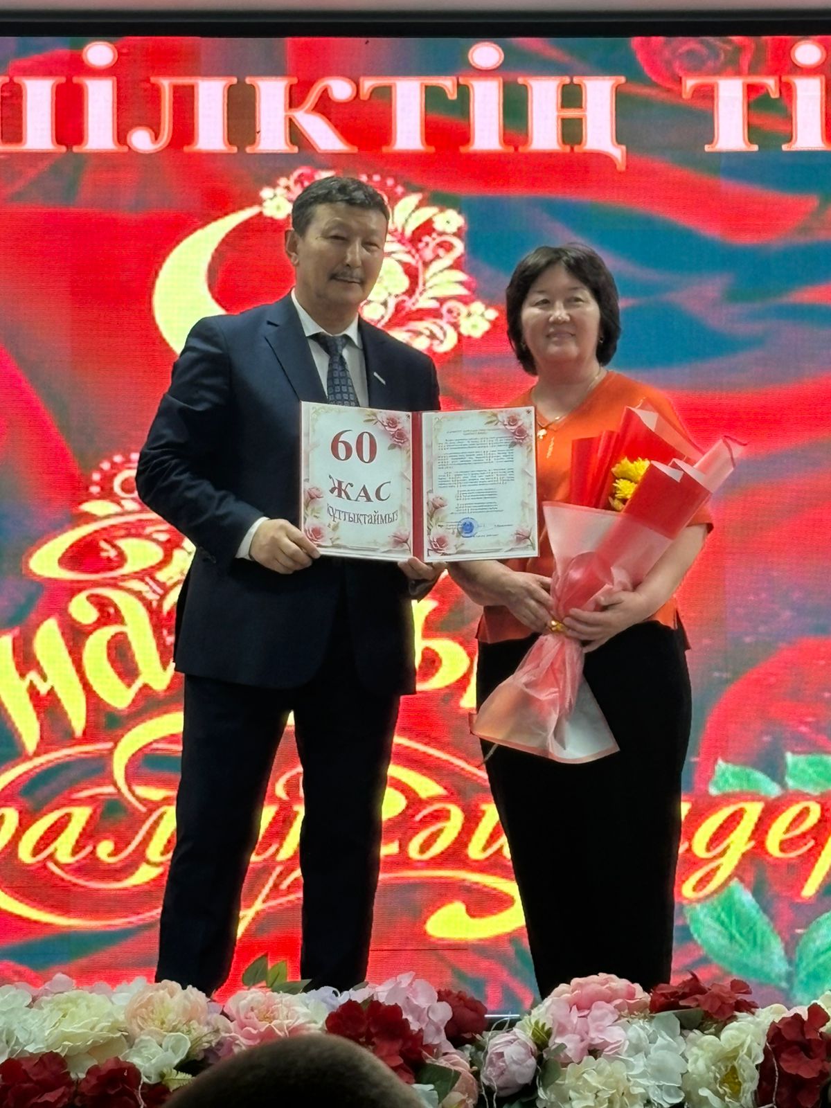 8 наурыз – Халықаралық әйелдер күніне орай Әулиеағаш орта мектебінде мерекелік концерт өтті. Шара барысында оқушылар ұстаздар мен аналарға арнап ән айтып, би билеп, мерекелік көңіл күй сыйлады.