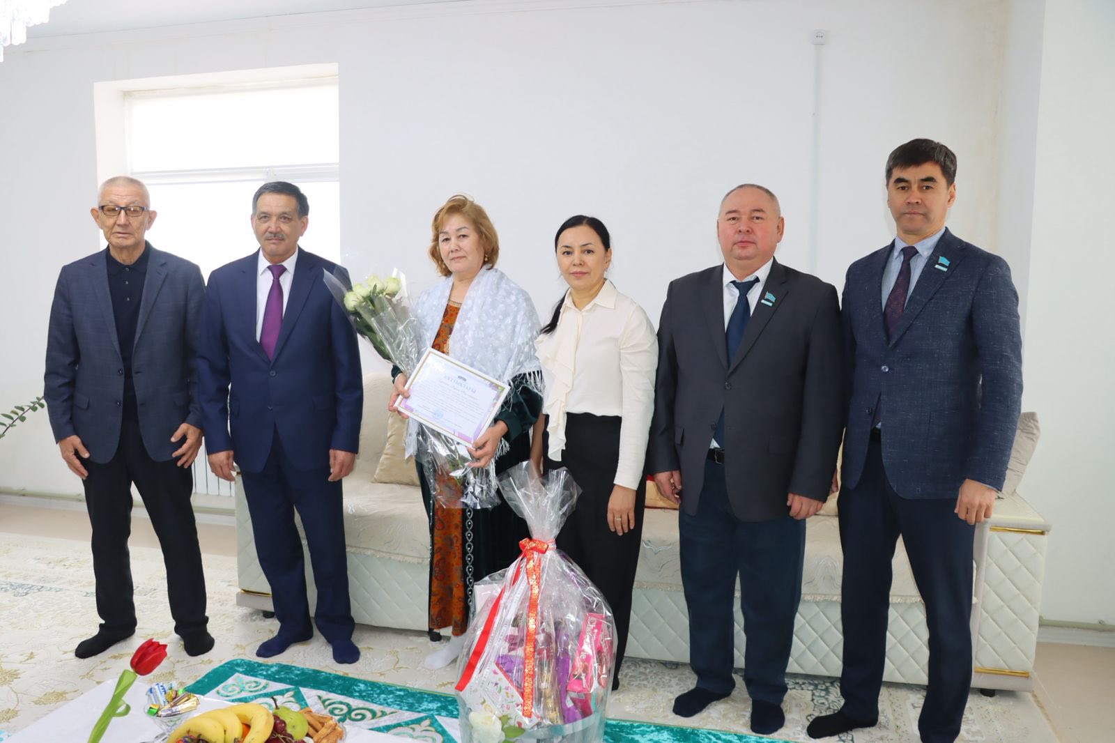 Аудан әкімі құрметті аналарды мерекемен құттықтады