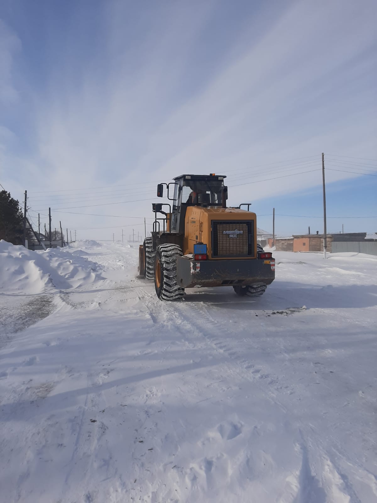 Очистка улично-дорожной сети от снега в Конысбайском сельском округе