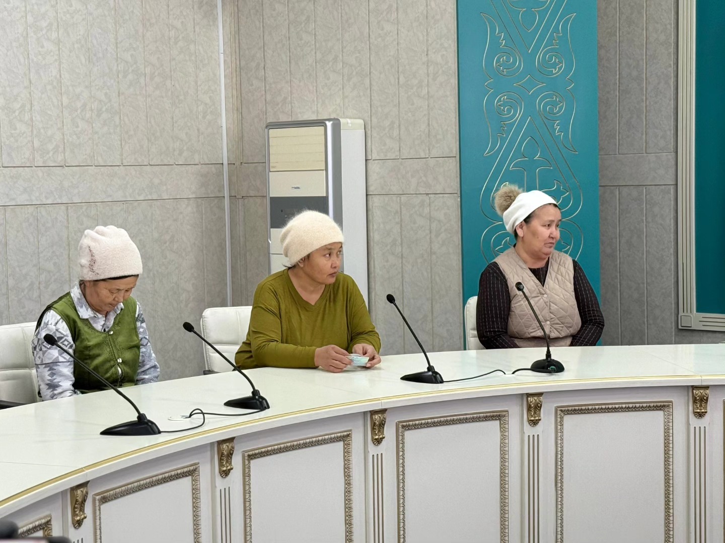 Тұрғындарды жеке мәселелері бойынша қабылдады