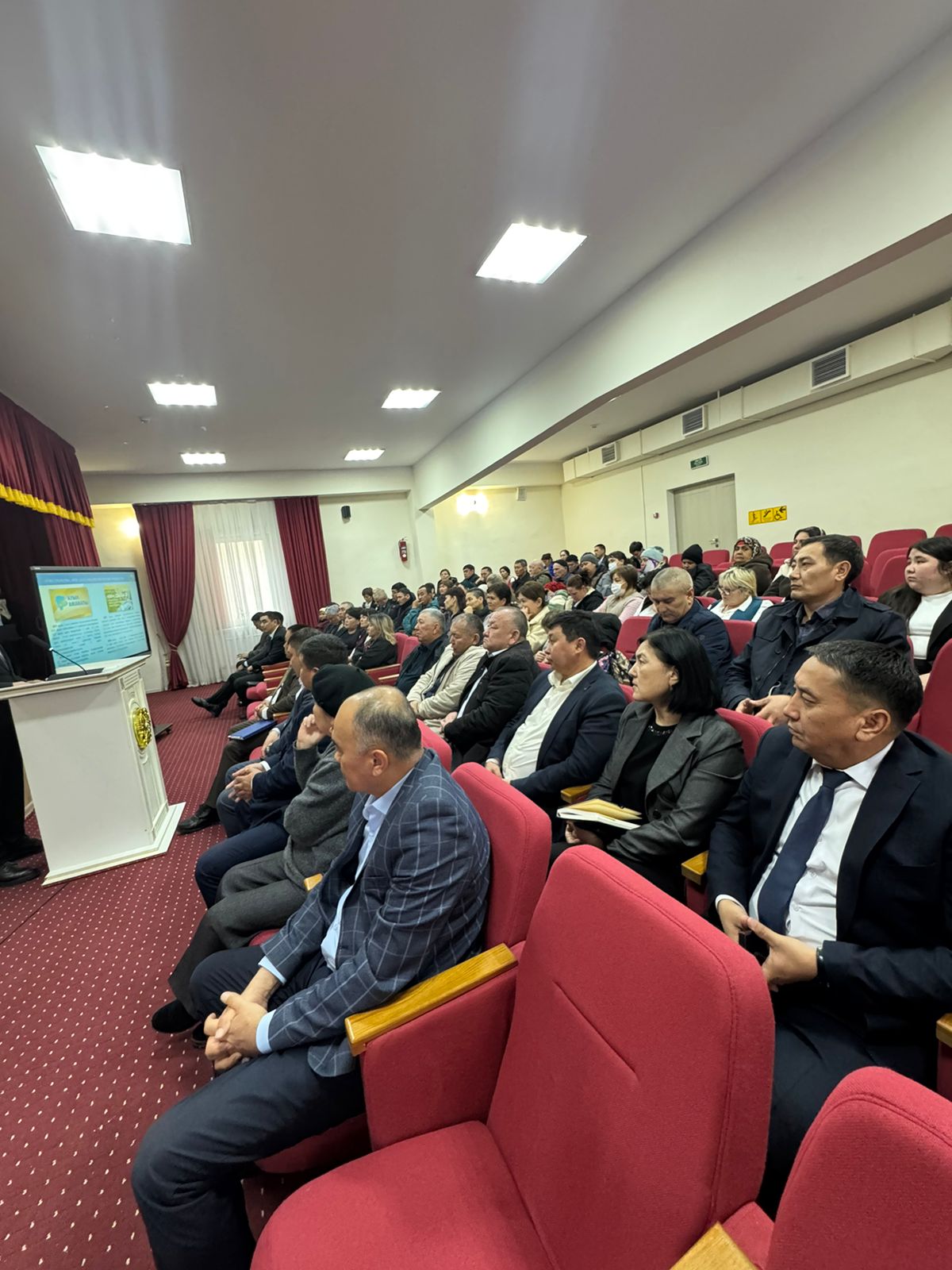 Бастөбе ауылдық округінде аудан әкімінің халықпен кездесуі өтті