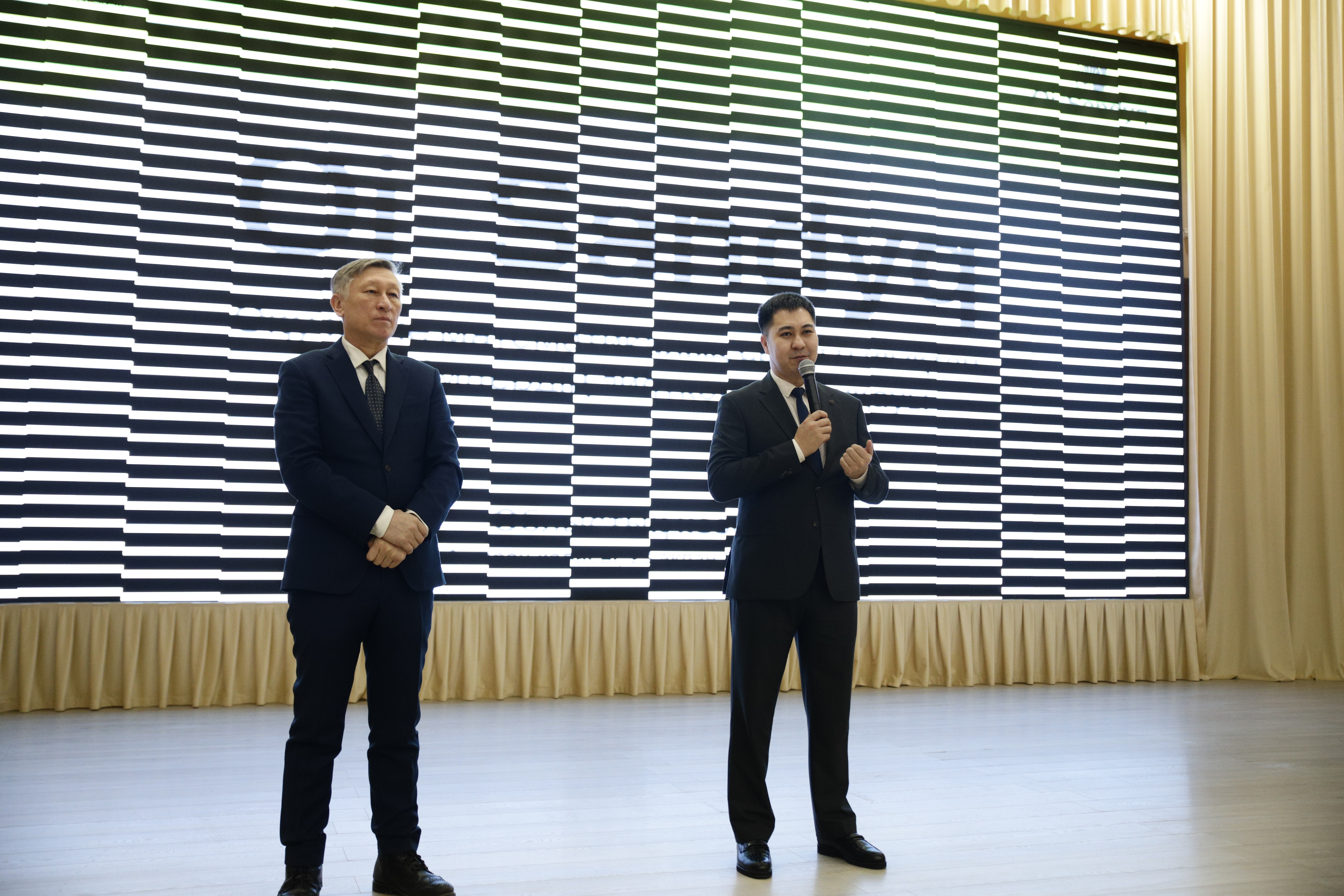 Атыраулық ұстаздар «Ой-сандық» зияткерлік байқауында бақ сынады