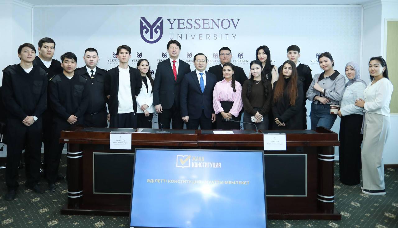 Yessenov университетінің студенттері референдумға барады