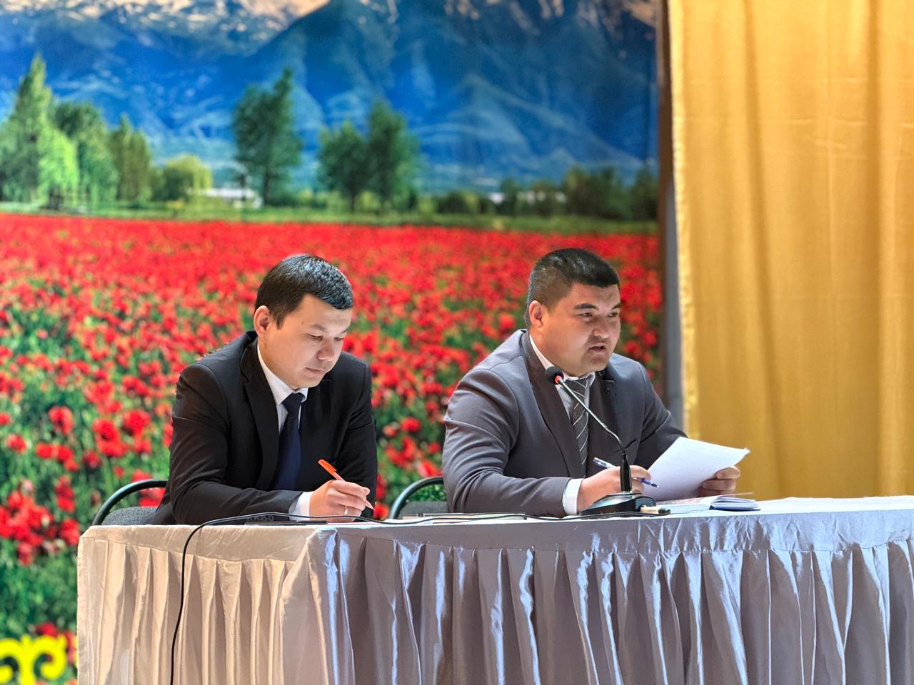 Үшарал ауылдық округіне қарасты Үшарал ауылында округ әкімі Қуаныш Уәлиұлы Қоспағаров ауыл тұрғындарымен кездесу өткізді.