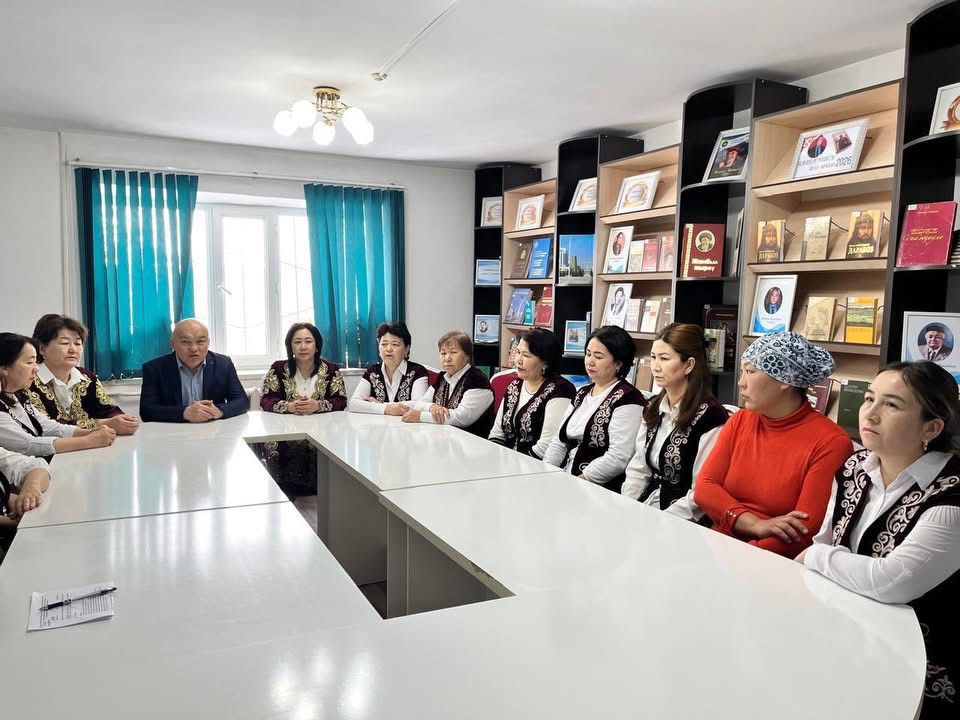 Орталық кітапхана ұжымымен кездесу өтті