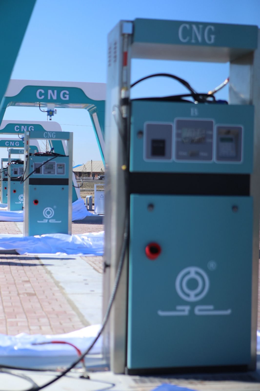 ТҮРКІСТАНДА АВТОКӨЛІК КОМПРЕССОРЛЫҚ ГАЗ ҚҰЮ СТАНЦИЯСЫ БАР ЗАМАНАУИ СЕРВИСТІК ОРТАЛЫҚ ІСКЕ ҚОСЫЛДЫ