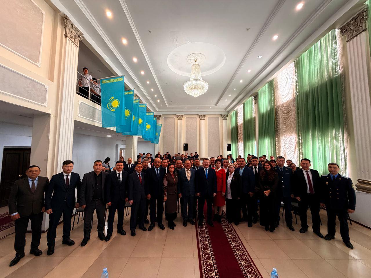 ПРЕЗИДЕНТ КЕҢЕСШІСІ АУДАН ТҰРҒЫНДАРЫМЕН КЕЗДЕСТІ