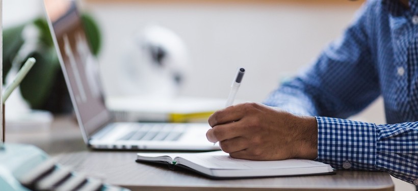 Жұмыс беруші жұмыскердің еңбек жағдайларын және оның жалақысын өзгерте ала ма?