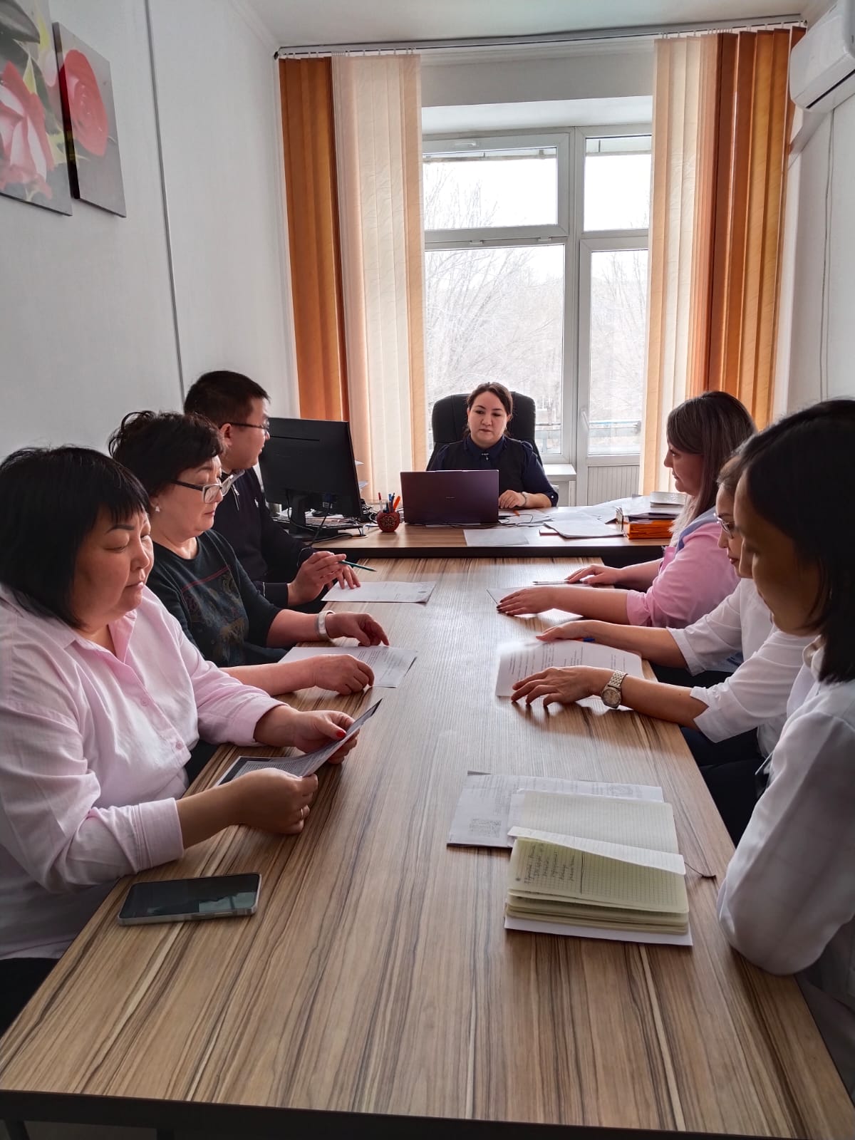 Еңбек ұжымымен кездесу