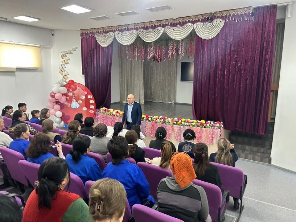 Тұрар Рысқұлов атындағы мектеп ұжымымен кездесу өтті