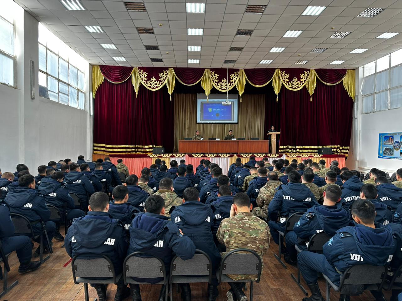 ӘСКЕРИ ҚЫЗМЕТШІЛЕРГЕ ҚҰҚЫҚТЫҚ ТҮСІНДІРУ ЖҰМЫСТАРЫ ЖҮРГІЗІЛДІ