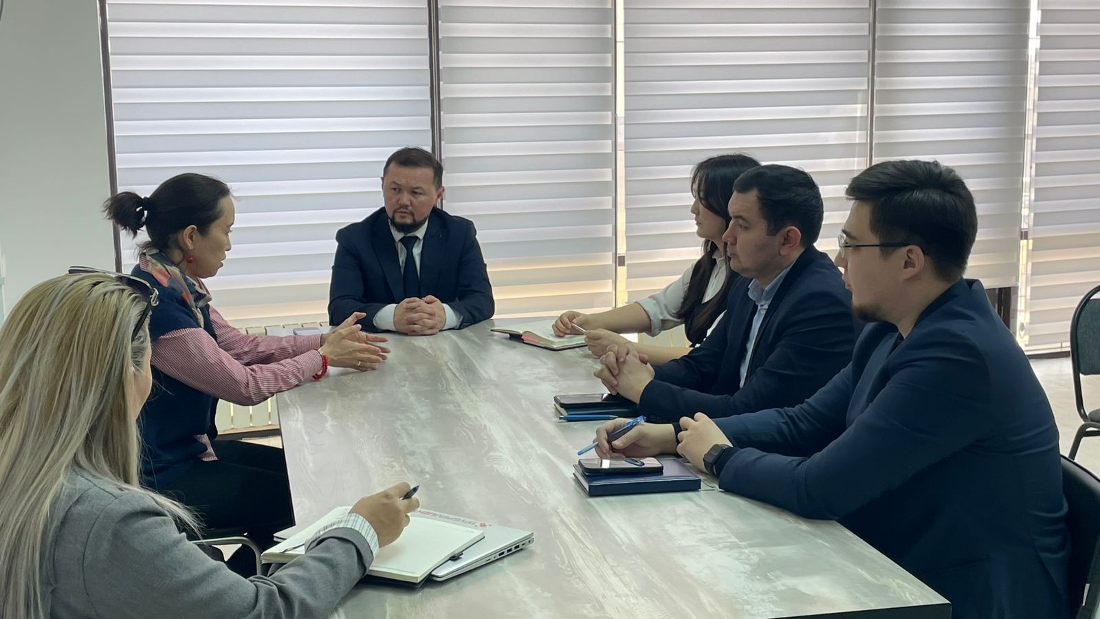 2026 жылғы 13 наурызда еңбек дауы тәуекелдерінің алдын алу мақсатында бірқатар кәсіпорын өкілдерімен кездесу өтті.