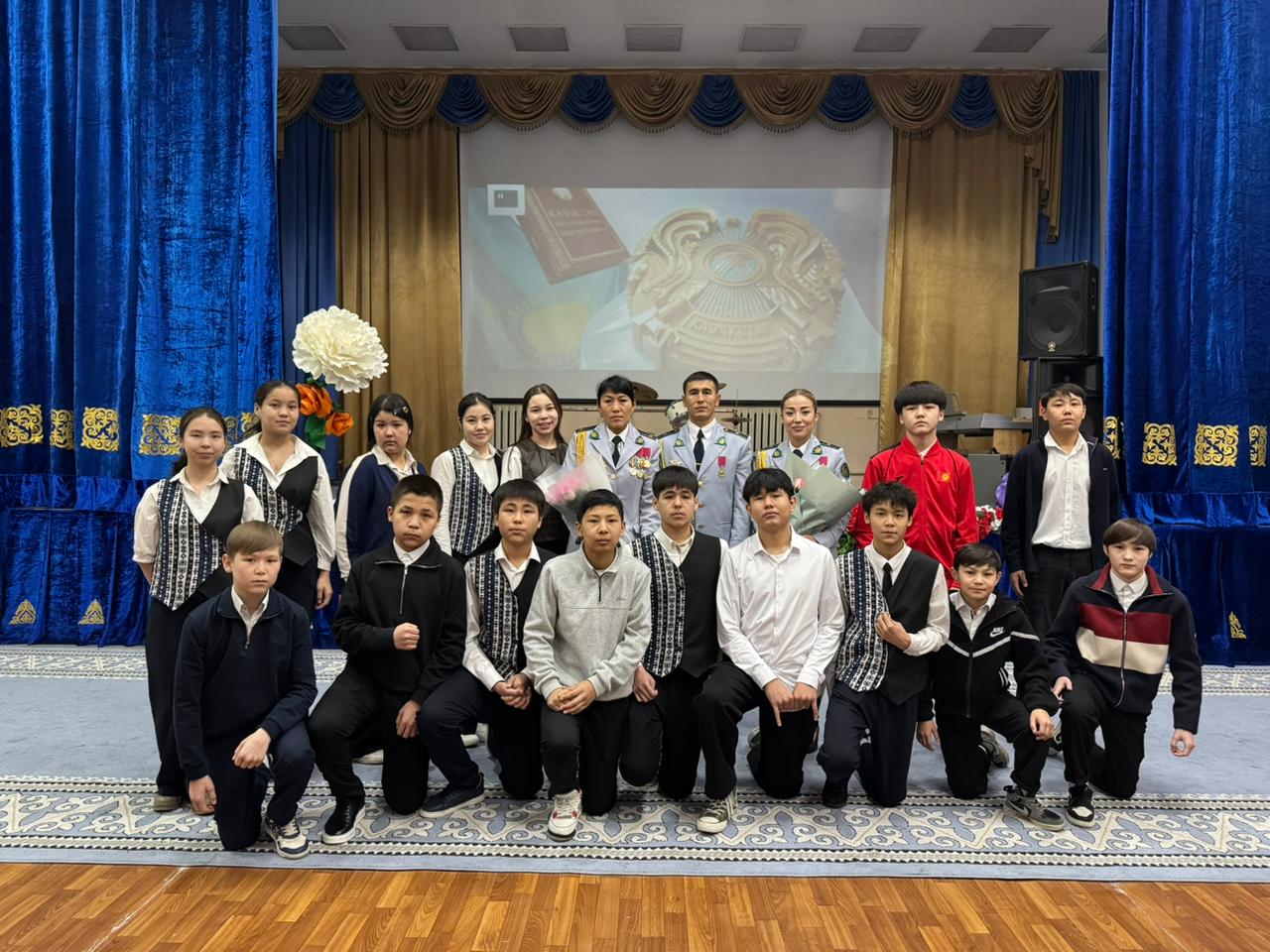 №55 мектепте «Жас сақшы» сыныбының оқушылары UAE SWAT Challenge чемпиондарымен кездесті