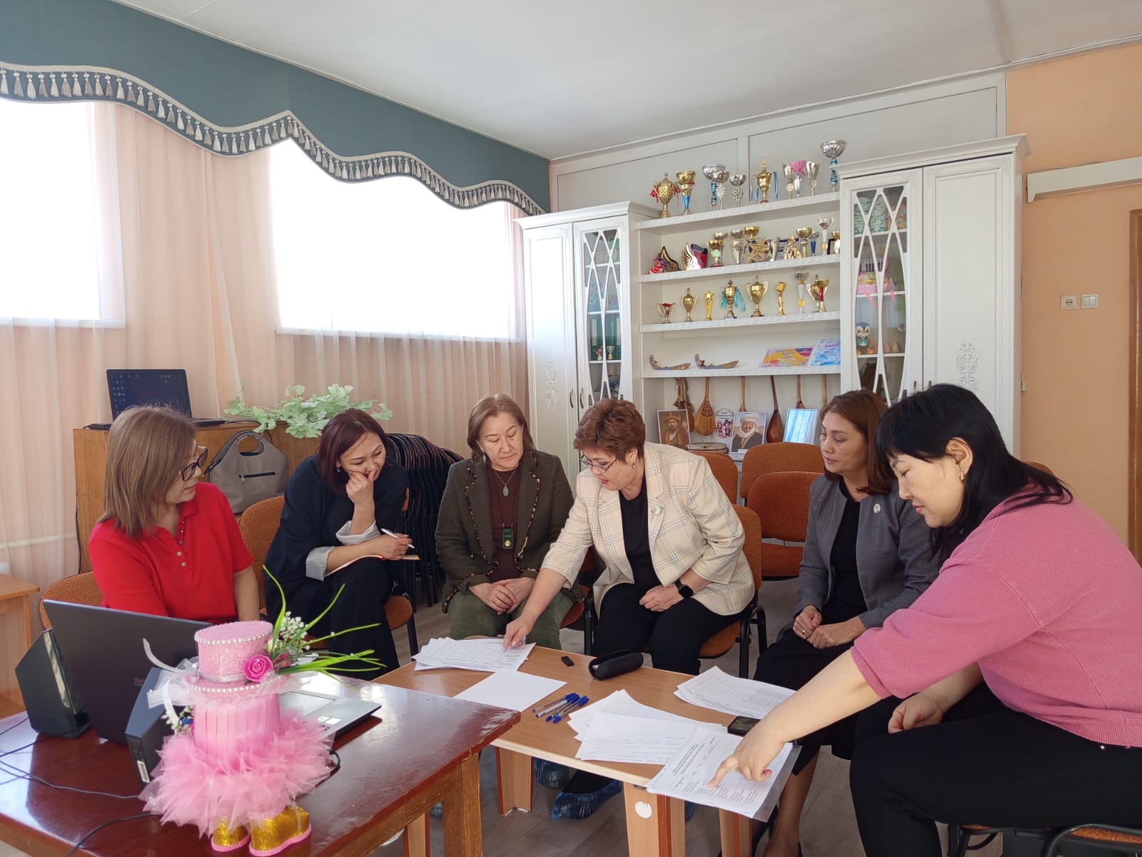 11 марта на базе детского сада №15 прошёл городской этап Республиканского конкурса национальных игр «Шебер әке, өнерлі ана, еңбекқор бала».