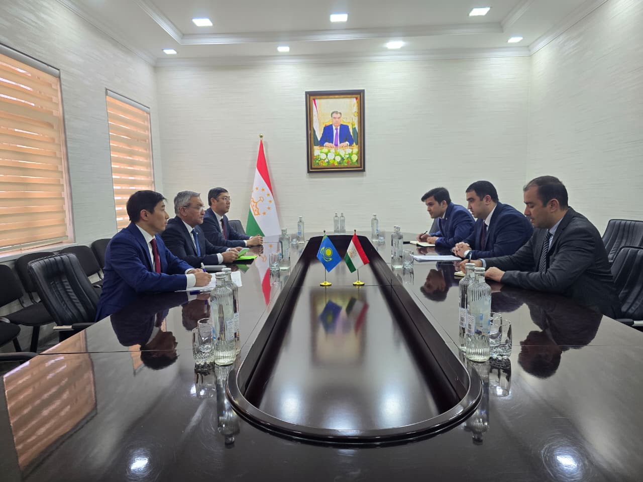 Қазақстан мен Тәжікстан арасындағы сауда-өнеркәсіптік  ынтымақтастықты жандандыру мәселелері Душанбеде талқыланды