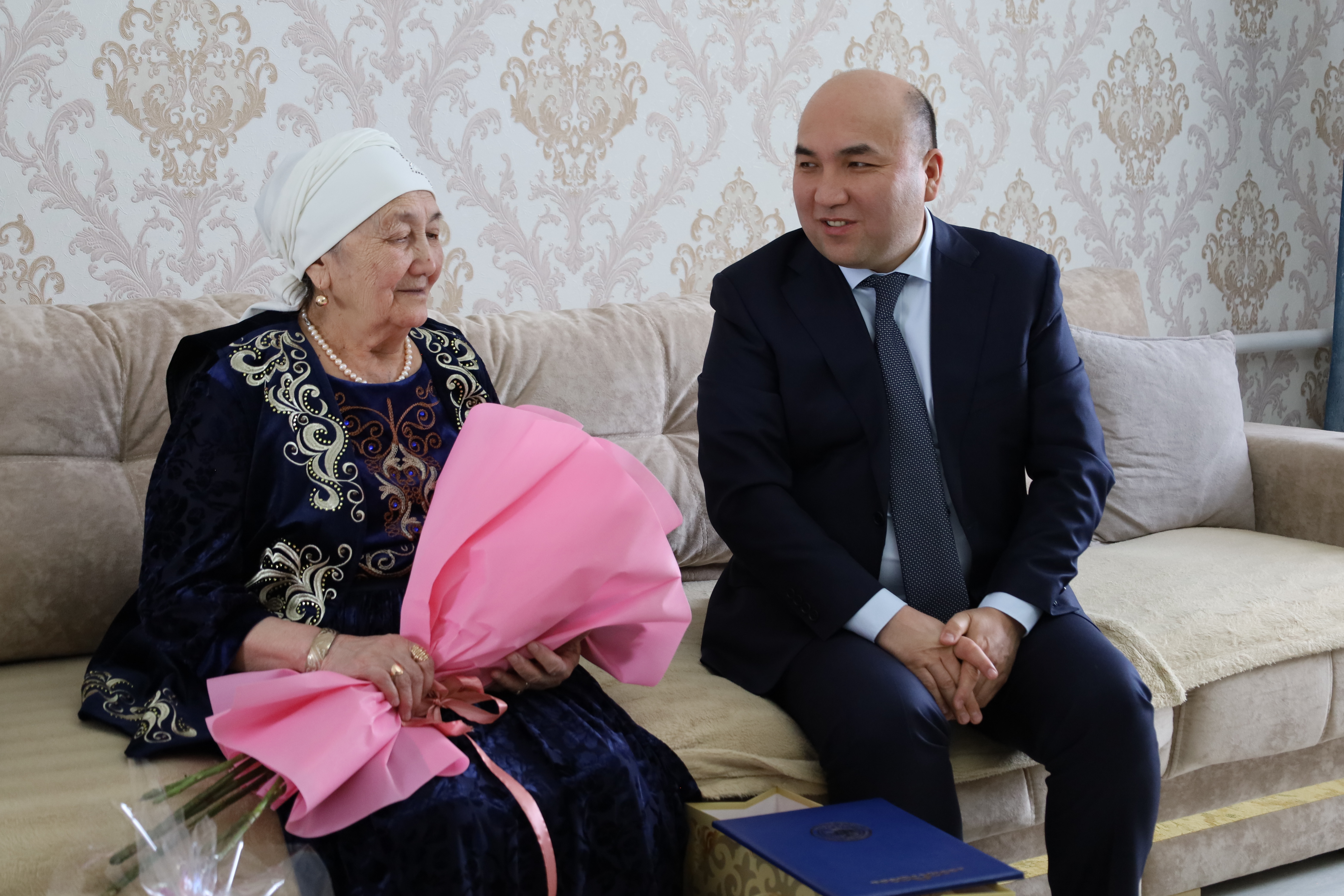 ЧЕСТВОВАНИЕ ПОЧТЕННЫХ МАТЕРЕЙ РАЙОНА