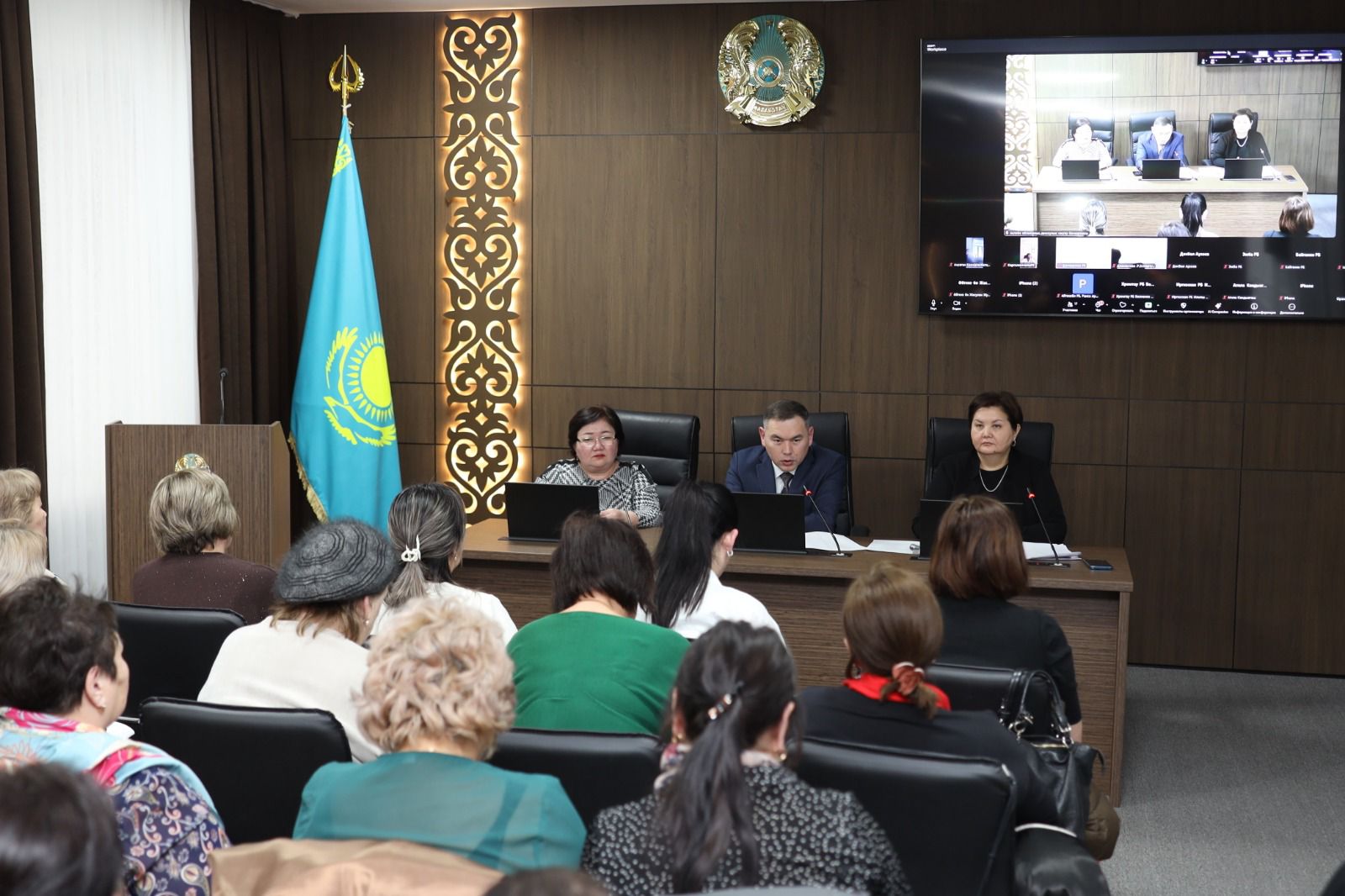 Кеңес барысында ДКК төрағалары тарапынан қойылған бірқатар сұрақтарға жауаптар берілді