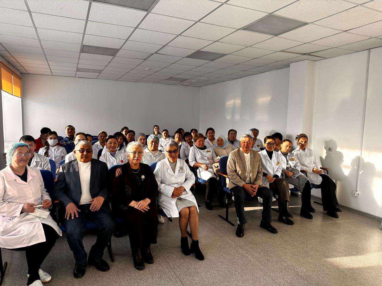 Аудандық штаб өкілдері Ақшатау кентінің тұрғындарымен кездесу өткізді