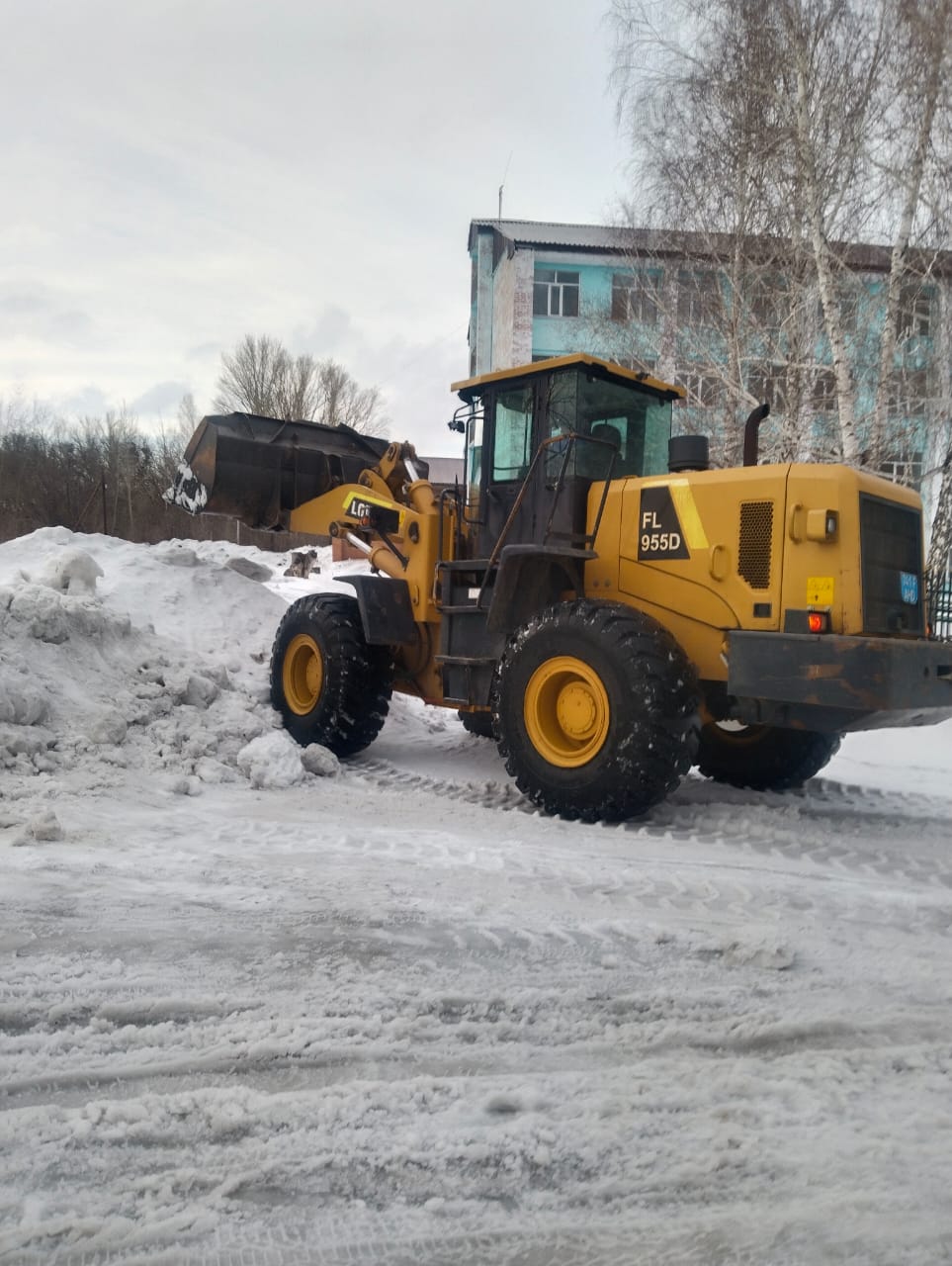 Қар тазалау және жолдағы ойық-шұңқырлар мен көлік іздерін (колея) тегістеу жұмыстары