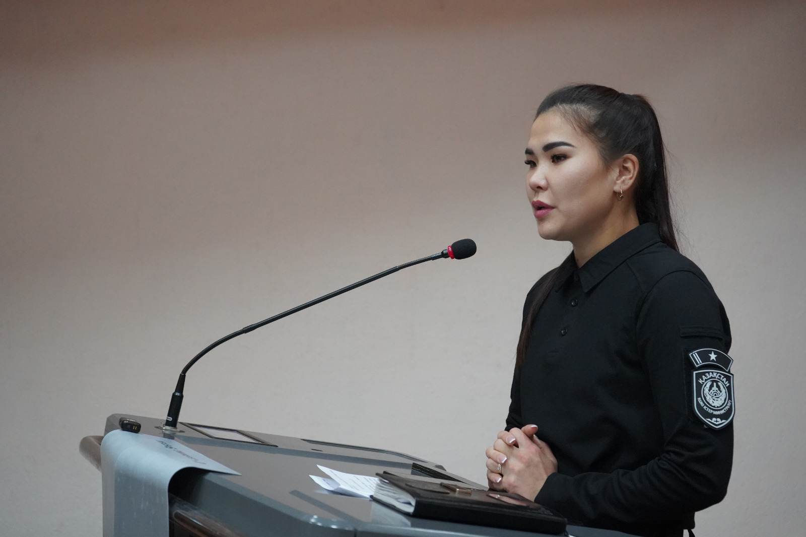 СҚО-да оқушылар облыстық полицияның спорттағы жетістігімен танылған қызметкерімен кездесті