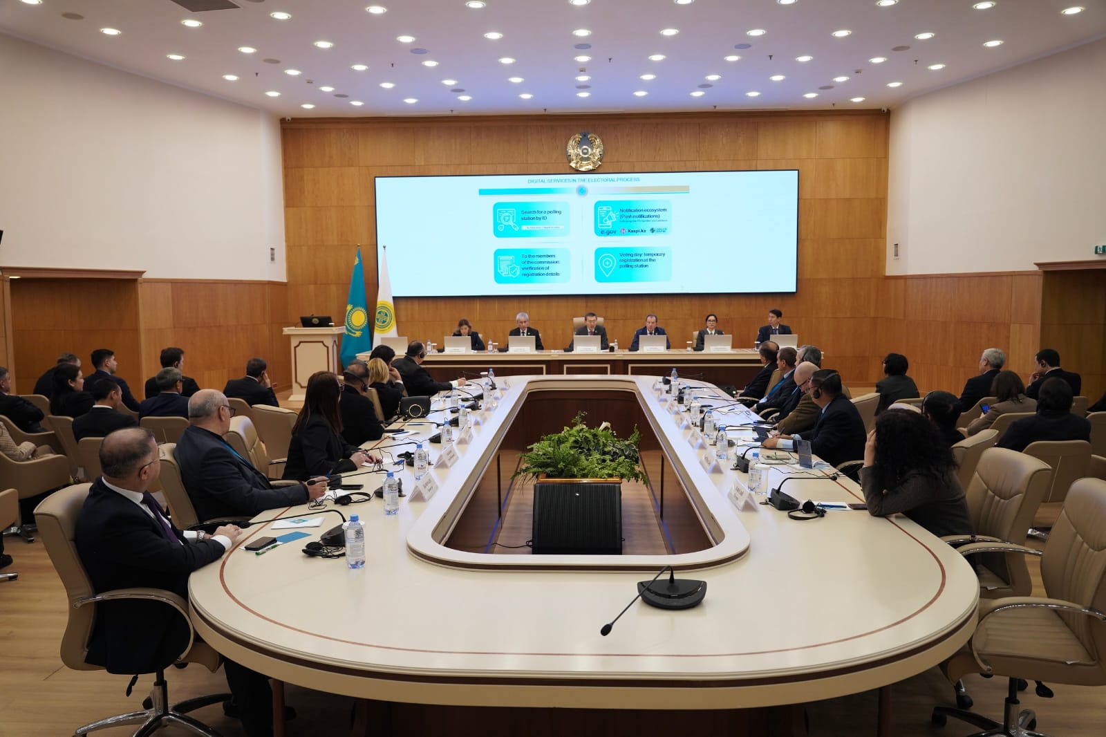 Қазақстандағы референдум халықаралық байқаушылардың ерекше қызығушылығын тудырды