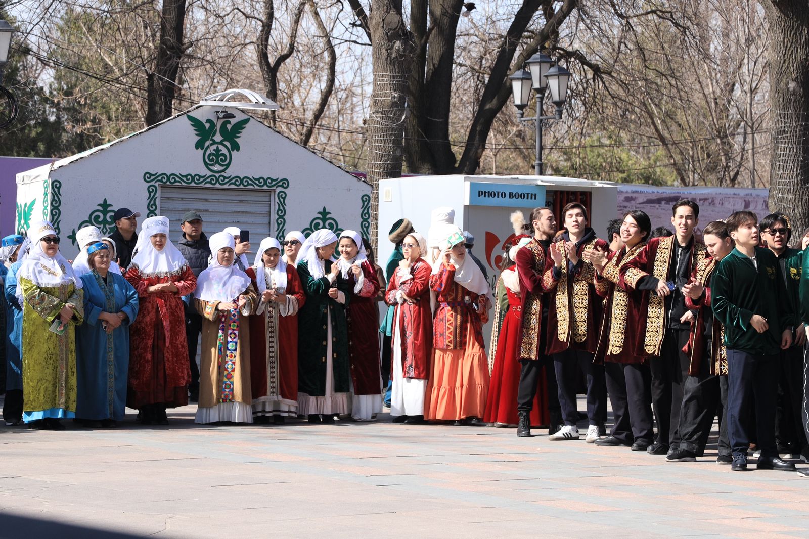 ШЫМКЕНТ: АРБАТТА КӨРІСУ КҮНІНЕ АРНАЛҒАН МЕРЕКЕЛІК КОНЦЕРТ ӨТТІ