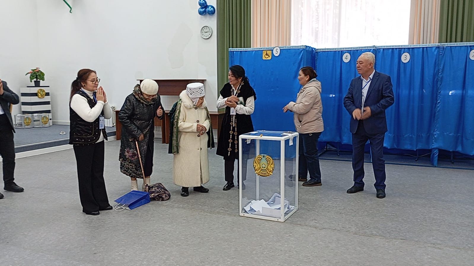 Жительница Алматы на 101-м году жизни проголосовала на референдуме