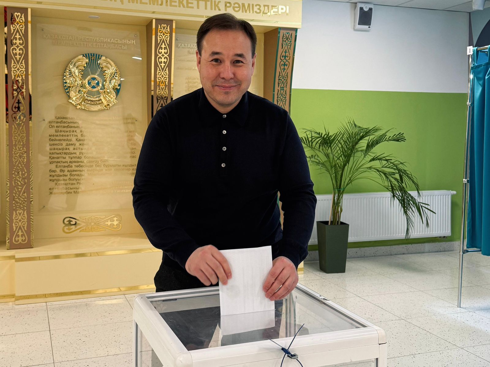 Аким Целиноградского района Дарын Сабырғалиулы принял участие в республиканском референдуме