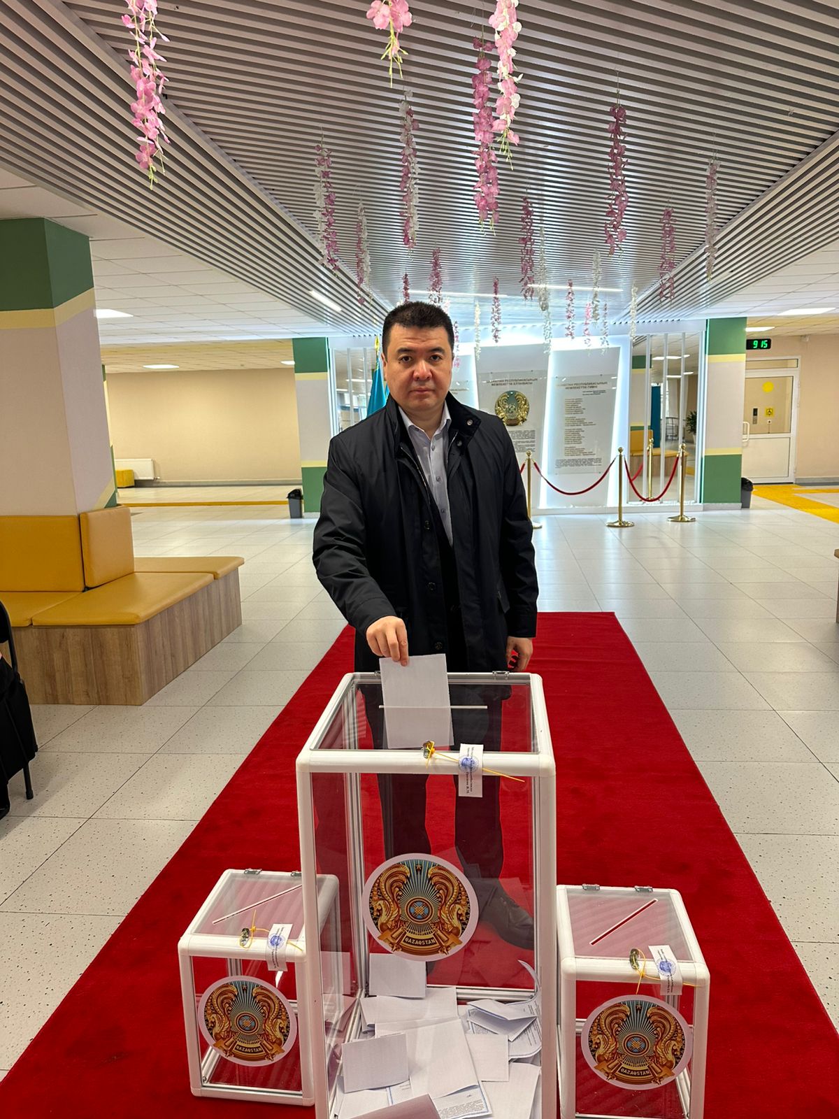 АЛМАТЫ ҚДСБ БАСШЫСЫ МАРАТ ПАШИМОВ РЕФЕРЕНДУМДА ДАУЫС БЕРДІ