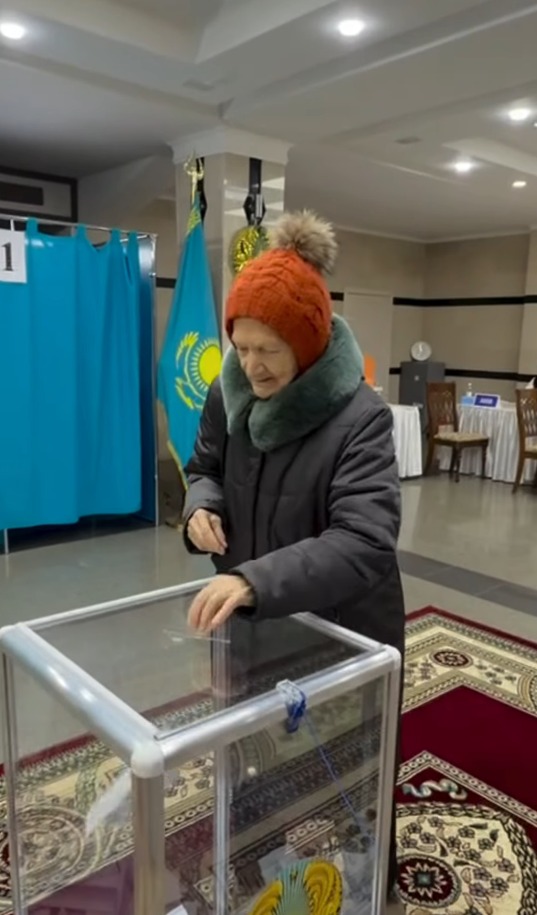 87 жастағы көкшетаулық тұрғын референдумда дауыс берді