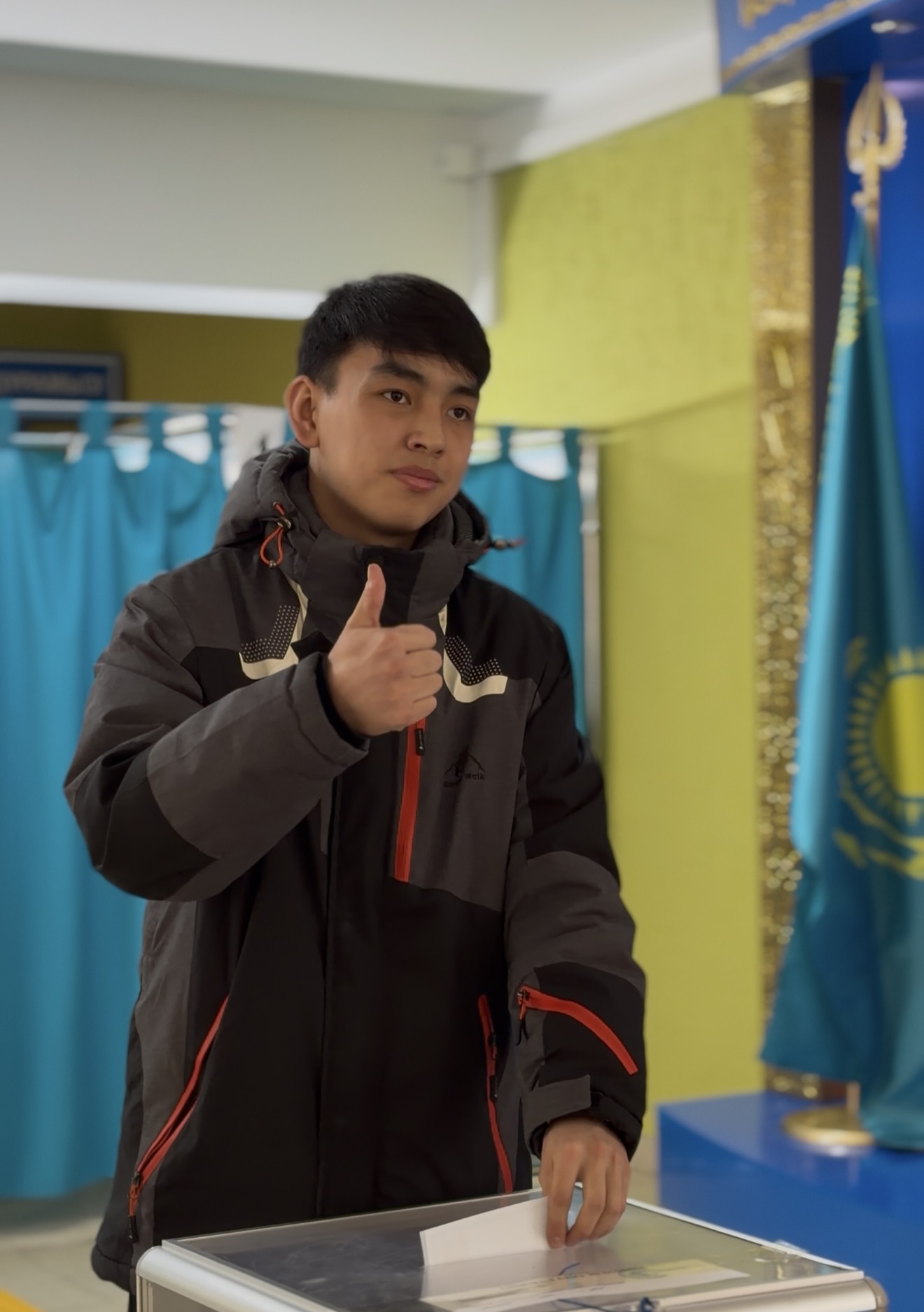 18 жастағы көкшетаулық тұрғын референдумда алғаш рет дауыс берді