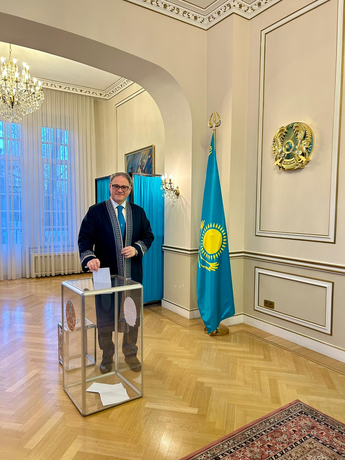 Казахстанцы в Бельгии приняли активное участие в республиканском референдуме