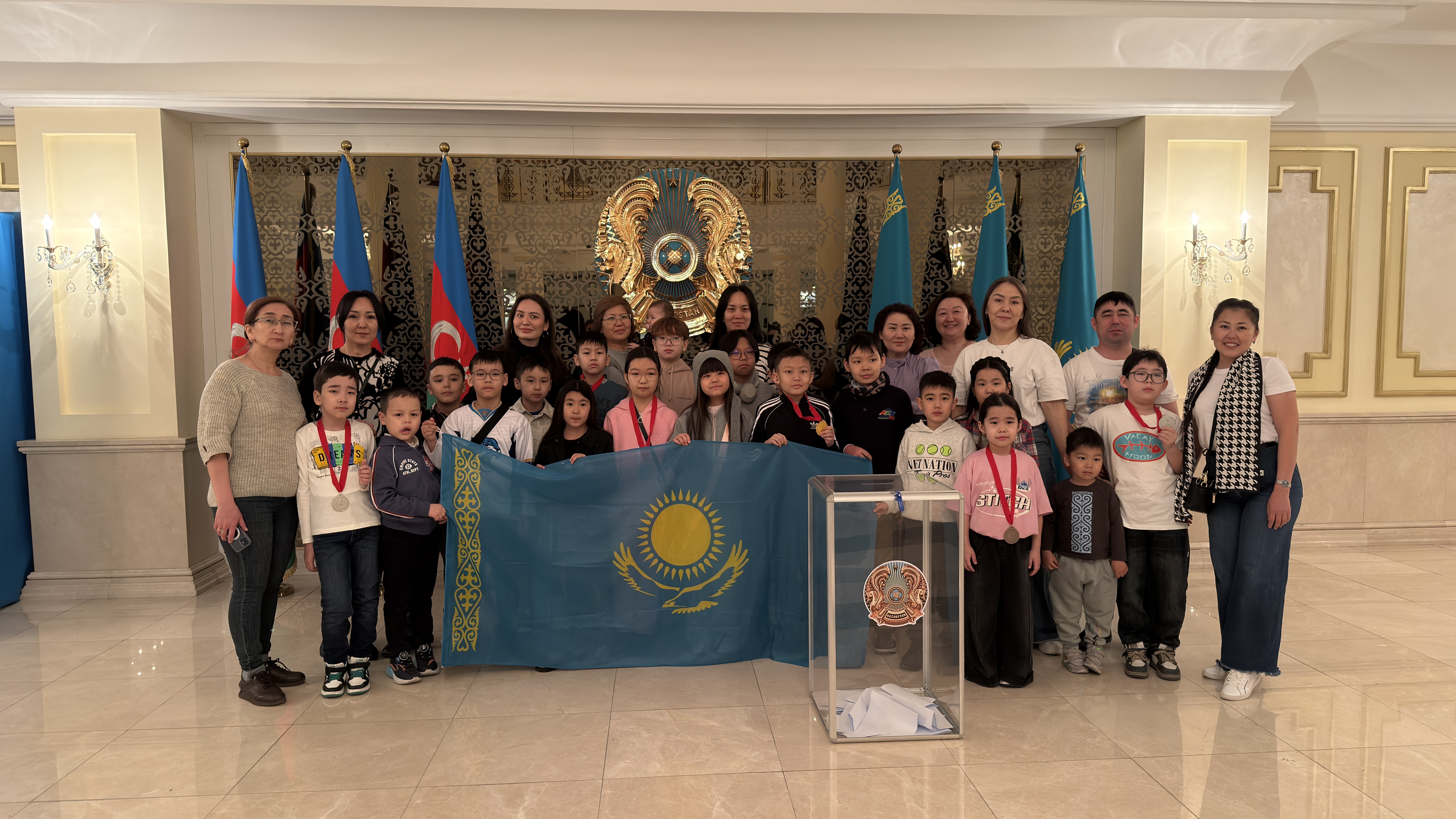 Қазақстан азаматтары Бакуда белсенді дауыс беруде