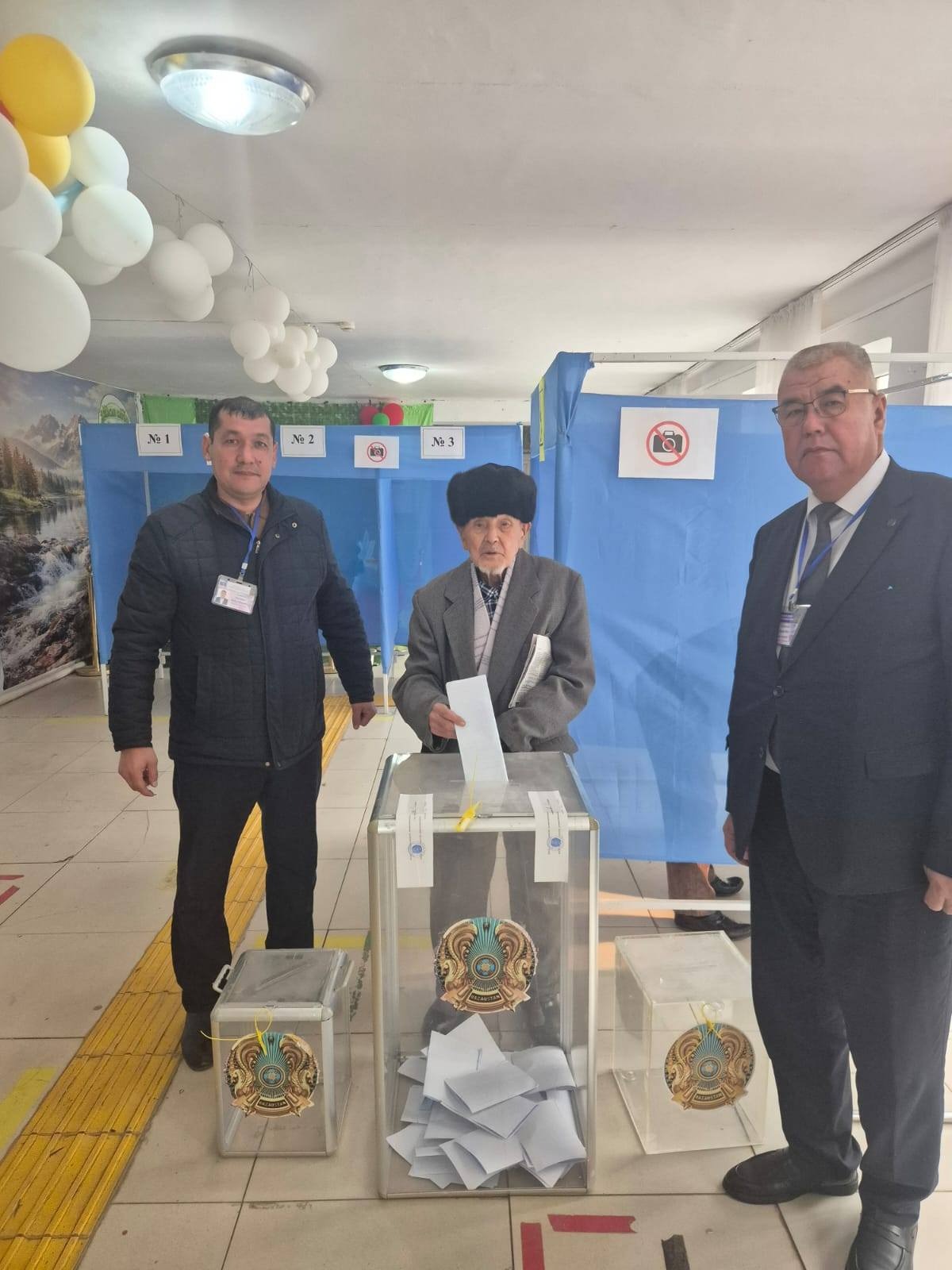 МАҚТААРАЛДА 90 ЖАСТАҒЫ ҚАРИЯ УЧАСКЕГЕ КЕЛІП ДАУЫС БЕРДІ