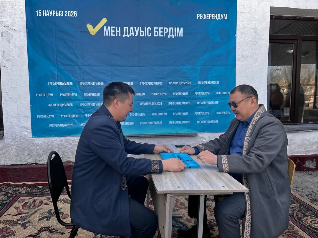 Референдум учаскелерінде шахмат пен дойбыдан жарыстар ұйымдастырылуда