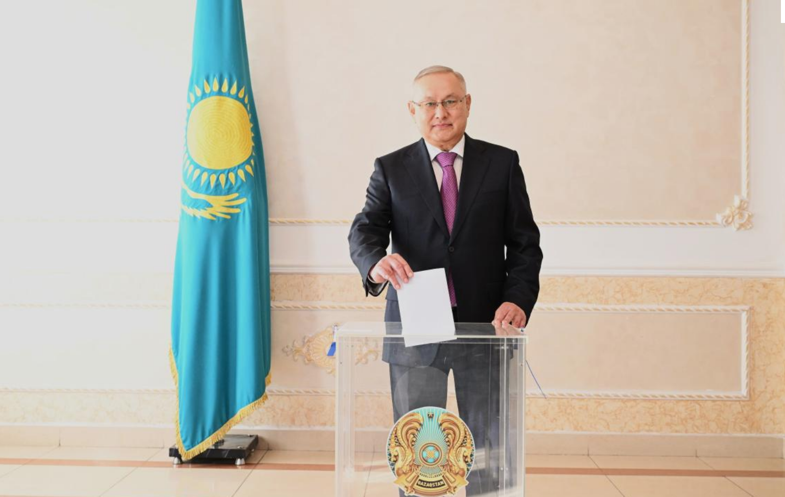 «Мен еліміздің өсіп-өркендеуі үшін дауыс бердім»: Жетісу облысының әкімі Бейбіт Исабаев референдумға қатысты