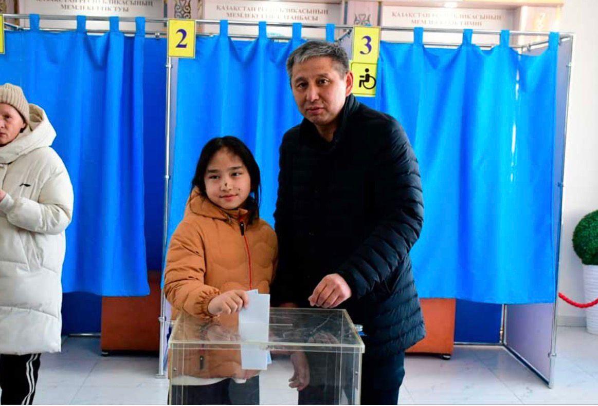 Аудан әкімі А. Абдинов референдумға қатысып, өз дауысын берді