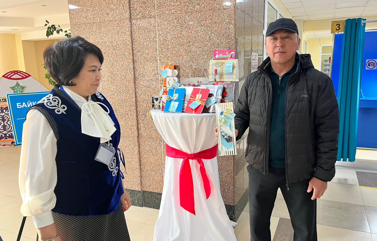 Жаңа Конституцияны қабылдау жөніндегі республикалық референдумда дауыс беру басталды