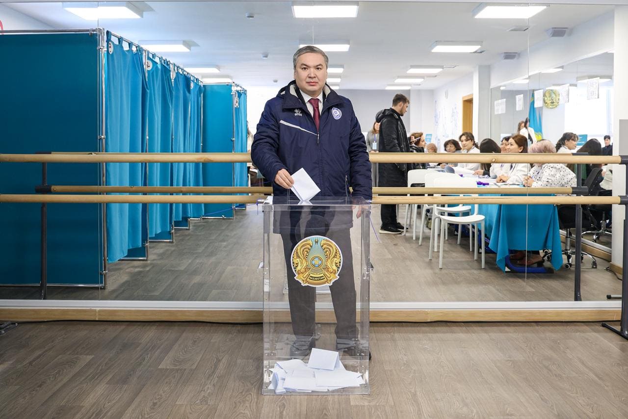 Ерсайын Нагаспаев проголосовал на республиканском референдуме