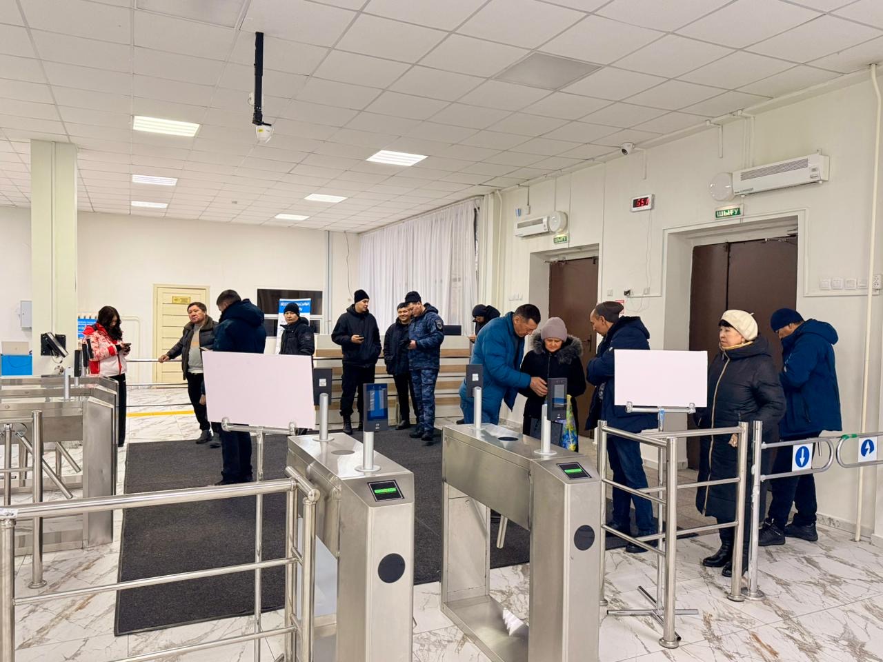 Референдум-2026: Астанада сайлау учаскелері жұмысын бастады