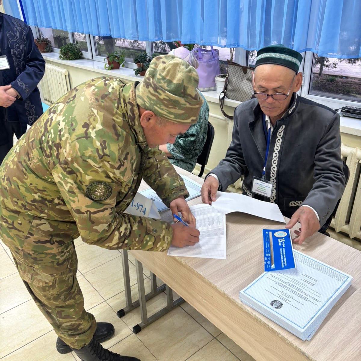 ВОЕННОСЛУЖАЩИЕ ДАРХАНСКОЙ ПОГРАНИЧНОЙ ЗАСТАВЫ ПРОГОЛОСОВАЛИ НА РЕФЕРЕНДУМЕ