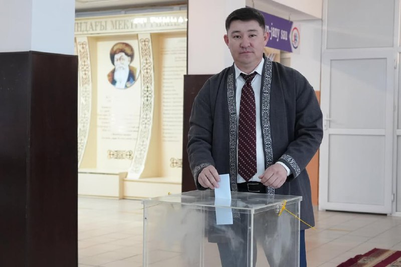 Референдумда дауыс берушілер белсенділік танытуда