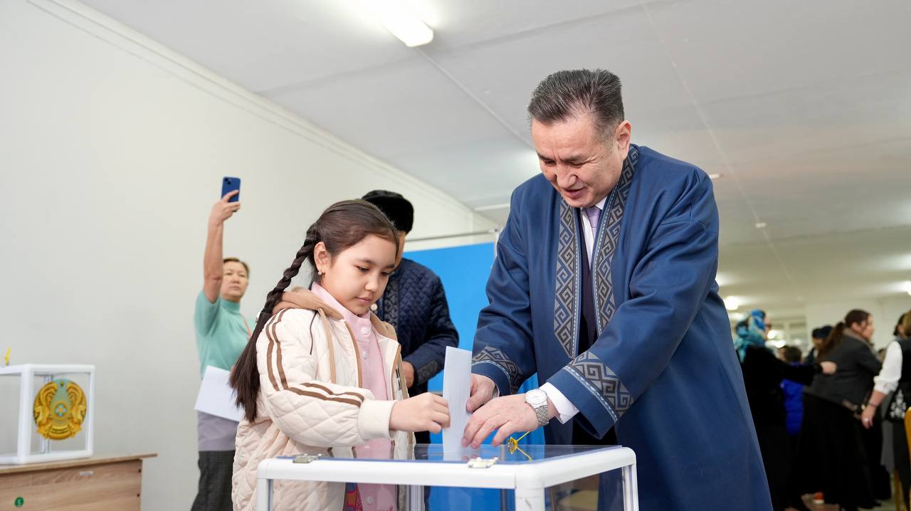 ШҚО әкімі референдумда өз таңдауын жасады