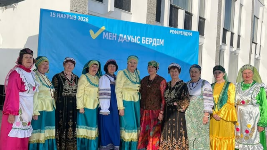 В день проведения референдума одновременное голосование прошло с участием представителей различных этнокультурных объединений города Алтая, которые пришли на избирательные участки вместе, что подчеркнуло единство и сплочённость разных национальностей в важном для страны событии.