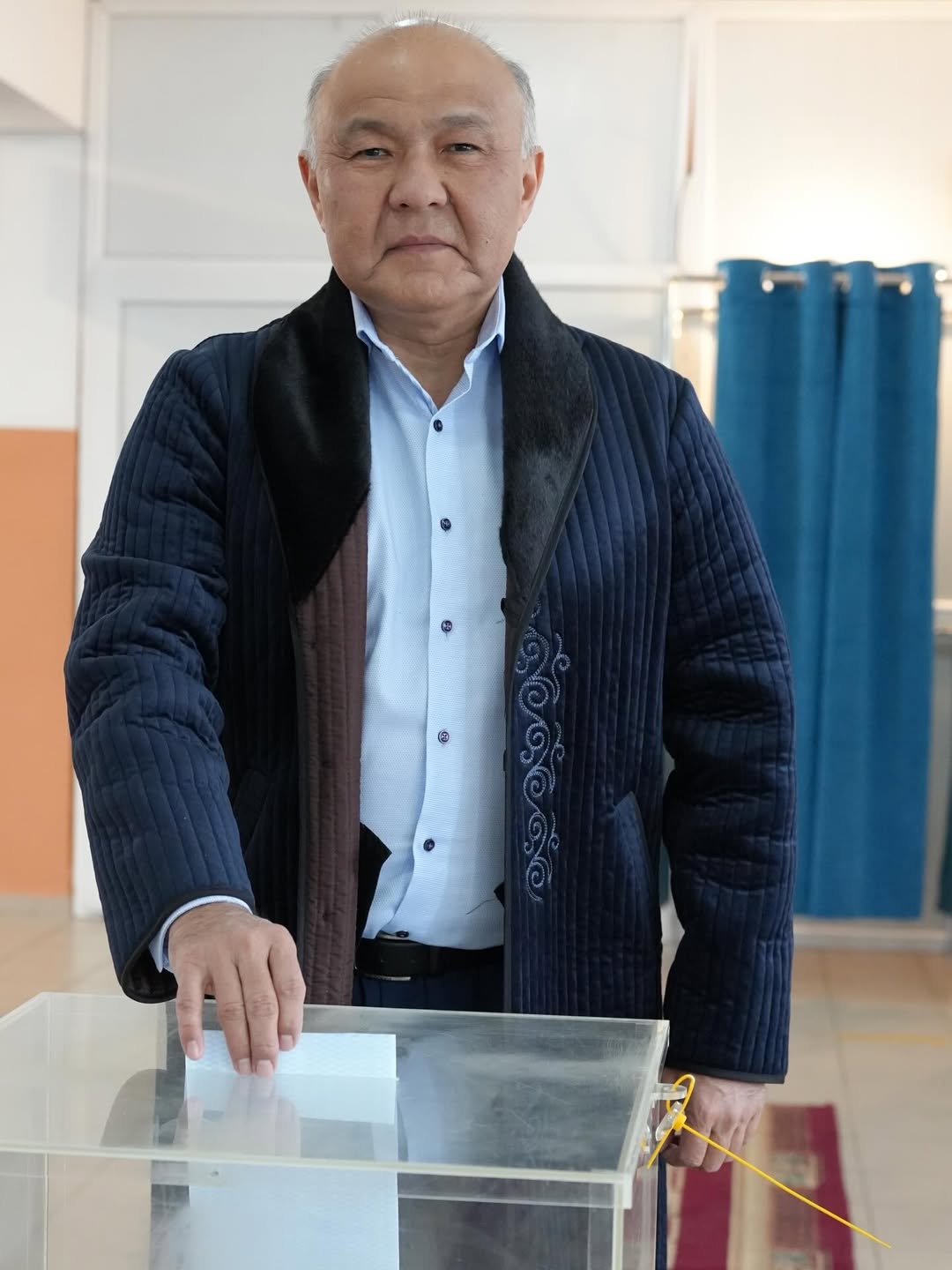 Мойынқұм ауданының әкімі Ермек Карентаев референдумда өз таңдауын жасады